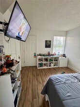 3742 San Simeon Cir in Weston, FL - Foto de edificio - Building Photo