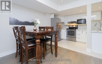 11 Wingstem Ct in Toronto, ON - Building Photo - Building Photo