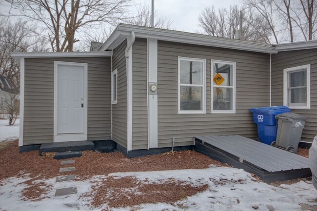 709-28th 1/2 28th 1/2 St in Bettendorf, IA - Building Photo - Building Photo