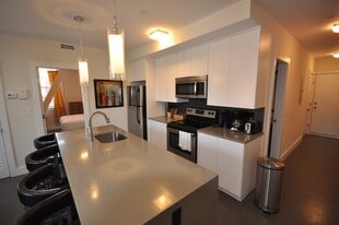 659 Massachusetts Ave, Unit 4 in Boston, MA - Building Photo