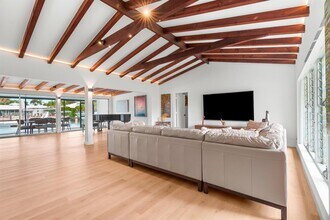 273 Tropic Dr in Lauderdale-by-the-Sea, FL - Building Photo - Building Photo