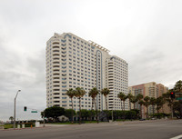 Harbor Place Tower in Long Beach, CA - Foto de edificio - Building Photo