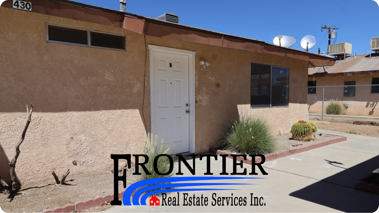 426 W Moyer Ave in Ridgecrest, CA - Foto de edificio
