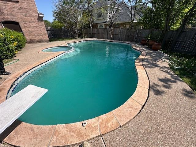 413 White Stone Hill Dr in Desoto, TX - Building Photo