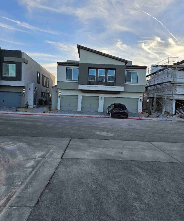 4939 Aitana Ave in Las Vegas, NV - Building Photo