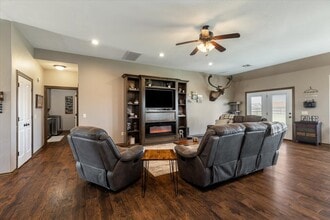 8398 SW Sun Valley Dr in Lawton, OK - Building Photo - Building Photo