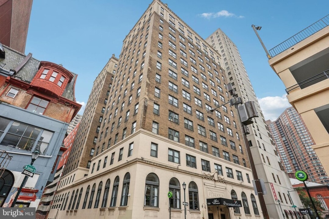 1324 Locust St, Unit #317 in Philadelphia, PA - Building Photo