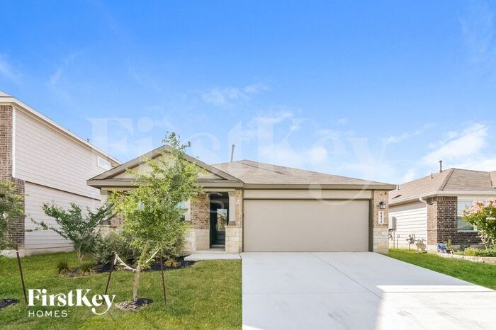 8434 Lamus Wheel in San Antonio, TX - Building Photo