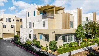 269 Magnet in Irvine, CA - Building Photo