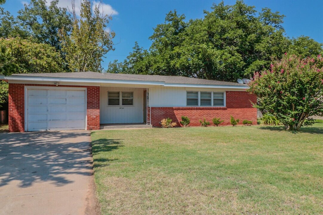 2822 53rd St in Lubbock, TX - Building Photo