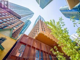 28 Widmer St in Toronto, ON - Building Photo