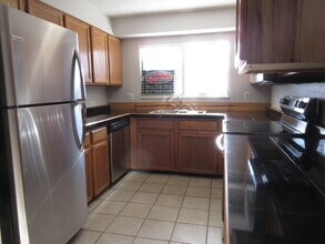 324 Wright St, Unit 205 in Lakewood, CO - Building Photo - Building Photo