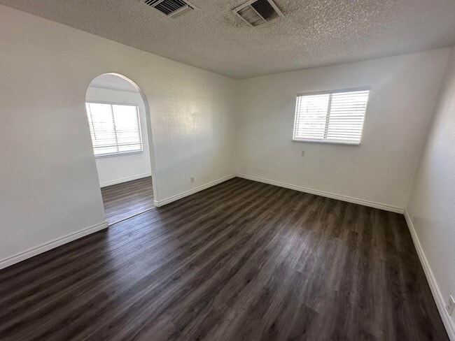 301 Panamint Ave in Ridgecrest, CA - Building Photo - Building Photo