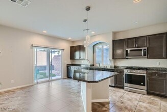 10139 S Arbor Brook Ct in Las Vegas, NV - Building Photo - Building Photo