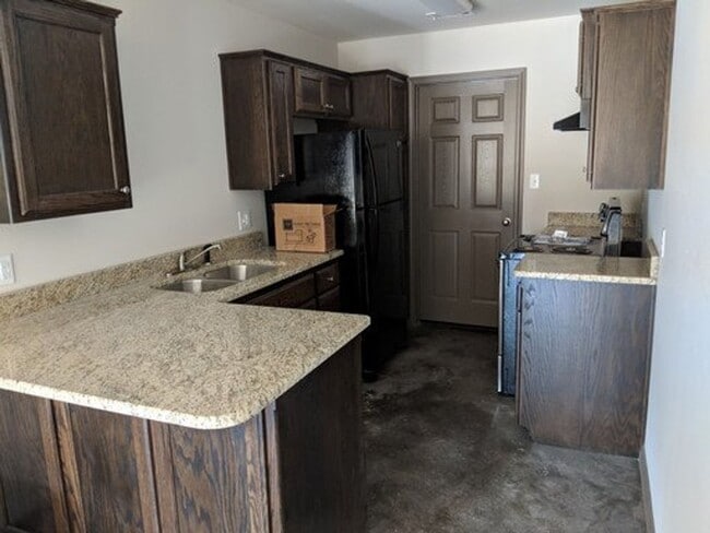 38 W Center St in Dover, AR - Building Photo - Building Photo