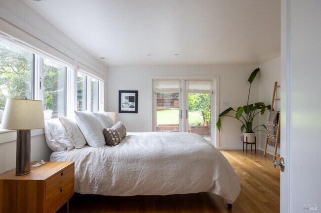 2 Carolyn Ln in Mill Valley, CA - Building Photo - Building Photo