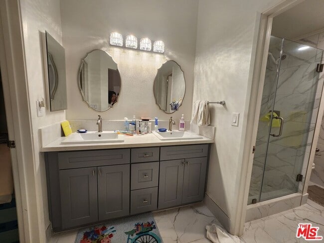 601 S Van Ness Ave in Los Angeles, CA - Building Photo - Building Photo