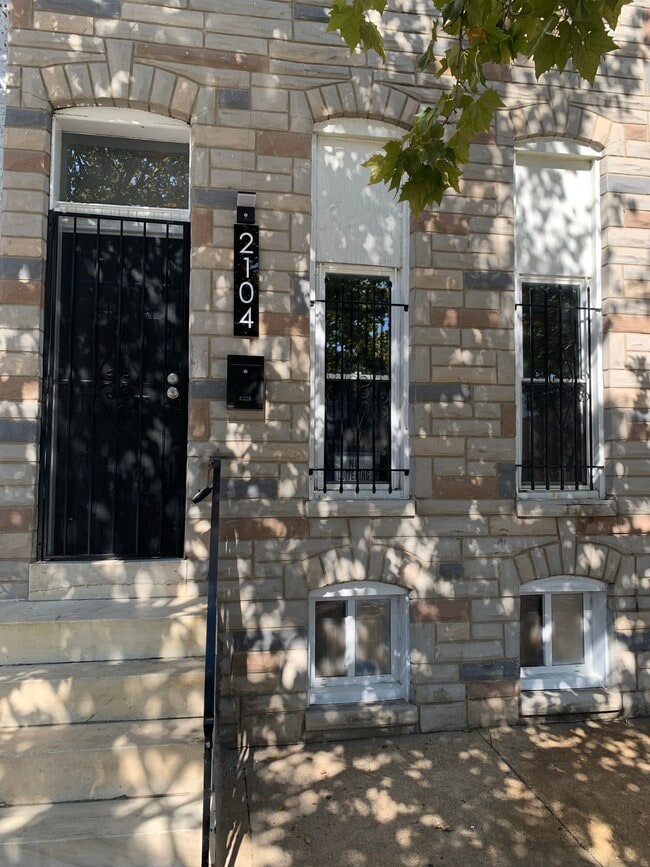 2104 Wilkens Ave in Baltimore, MD - Building Photo - Building Photo