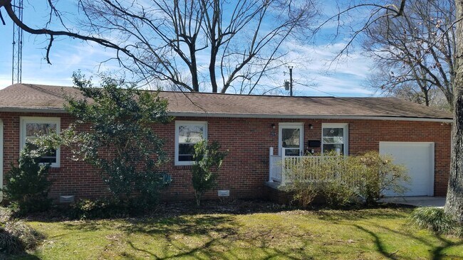 1504 Rogers Cir photo'