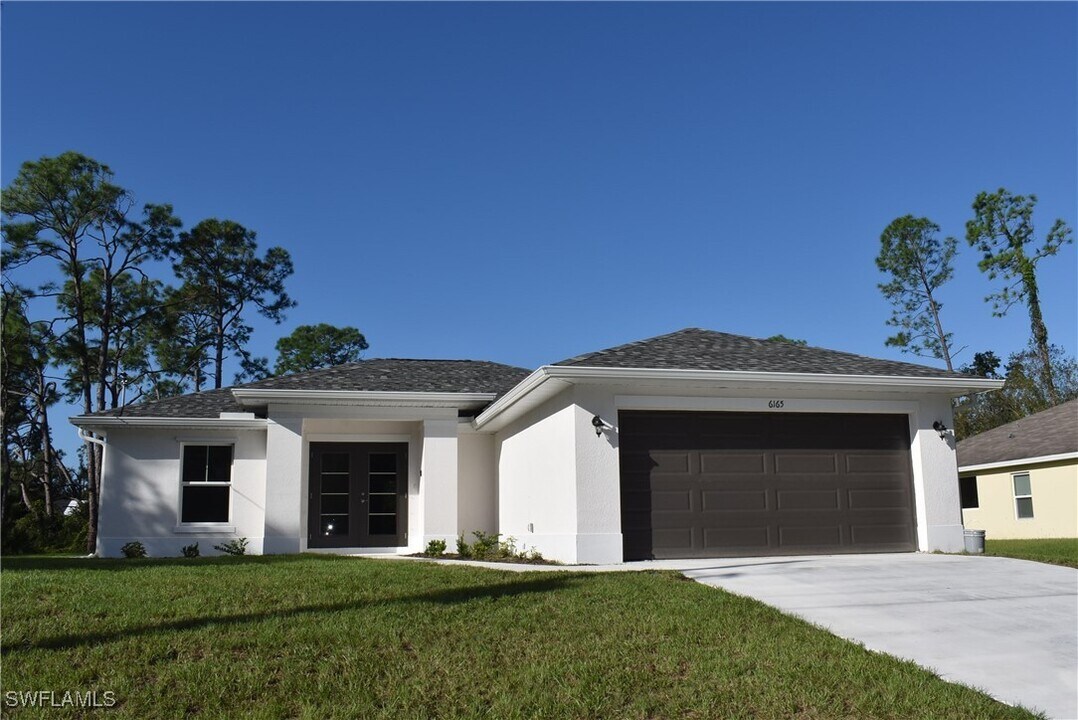 6165 Bodmin Ln in North Port, FL - Building Photo