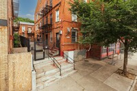 McMicken Ave in Cincinnati, OH - Building Photo - Interior Photo