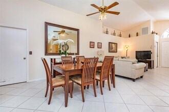 140 Paddock Ln in Greenacres, FL - Building Photo - Building Photo