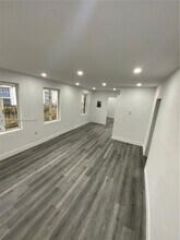 8141 NW 5th Ct in Miami, FL - Foto de edificio - Building Photo