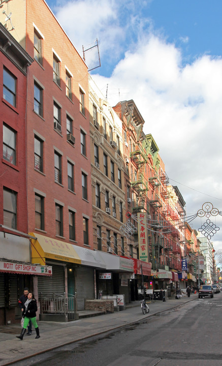 59 Mott St in New York, NY - Building Photo