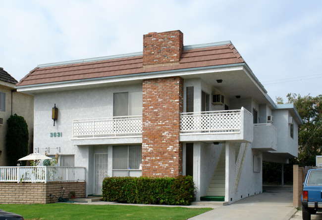3631 Regent St in Los Angeles, CA - Foto de edificio - Building Photo