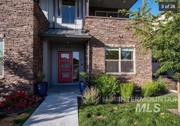 4212 N Freeride Ln in Garden City, ID - Foto de edificio - Building Photo