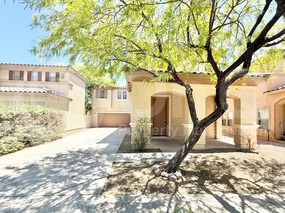 17217 N 184th Ln in Surprise, AZ - Building Photo
