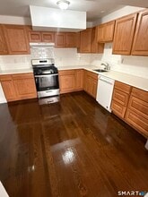 29 Moulthrop St in Ansonia, CT - Building Photo - Building Photo