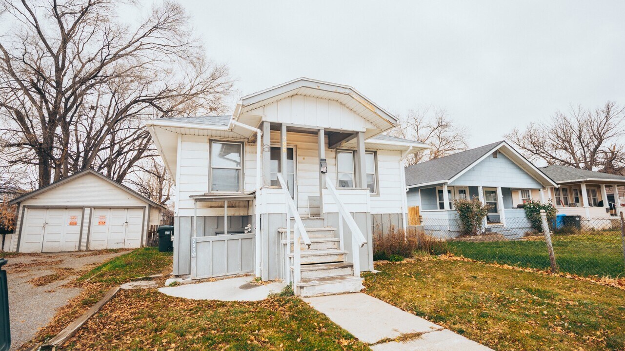 725 N 10th Ave in Pocatello, ID - Building Photo