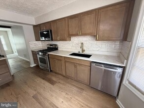 5512 E Boniwood Turn in Clinton, MD - Foto de edificio - Building Photo