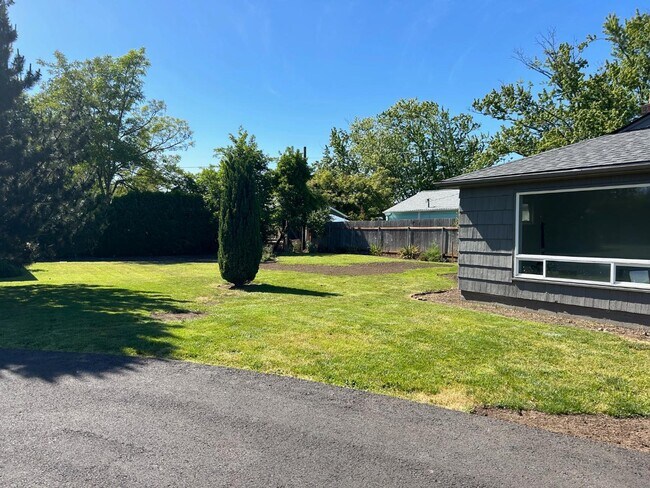 1421-1421 Park Ave NE in Salem, OR - Building Photo - Building Photo