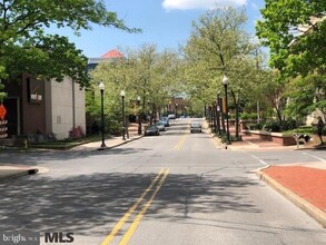 310 S Allen St, Unit 404 in State College, PA - Foto de edificio - Building Photo