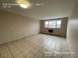 928 Howard Ave in Windsor, ON - Building Photo