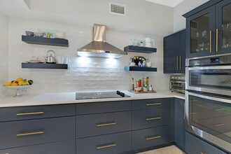 360 Crestwood Cir-Unit -204 in Royal Palm Beach, FL - Building Photo - Building Photo