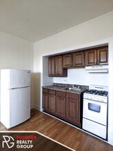 3327 W Diversey Ave, Unit 137 in Chicago, IL - Building Photo - Building Photo