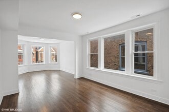 2229 W Augusta Blvd, Unit 2 First Floor in Chicago, IL - Foto de edificio - Building Photo