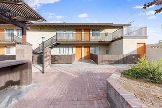 3011 Arville St in Las Vegas, NV - Building Photo - Building Photo