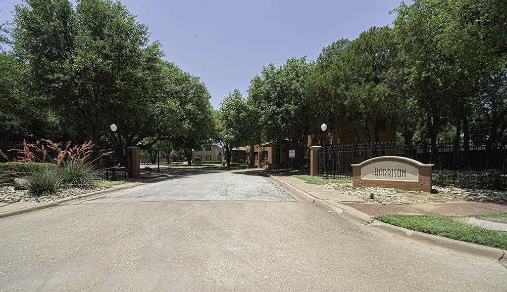 2104 Virginia Dr in Wichita Falls, TX - Building Photo