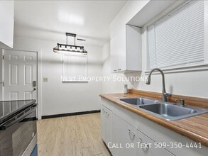 1211 Vandenburg Ave in Moses Lake, WA - Building Photo - Building Photo