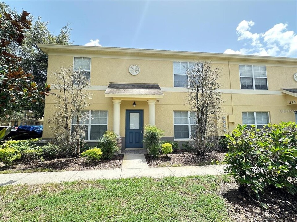 226 Drawbridge Ln in Valrico, FL - Building Photo