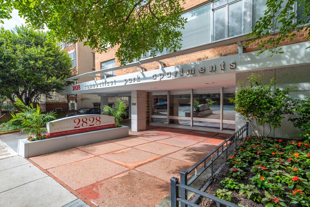 Connecticut Park Apartments in Washington, DC - Building Photo
