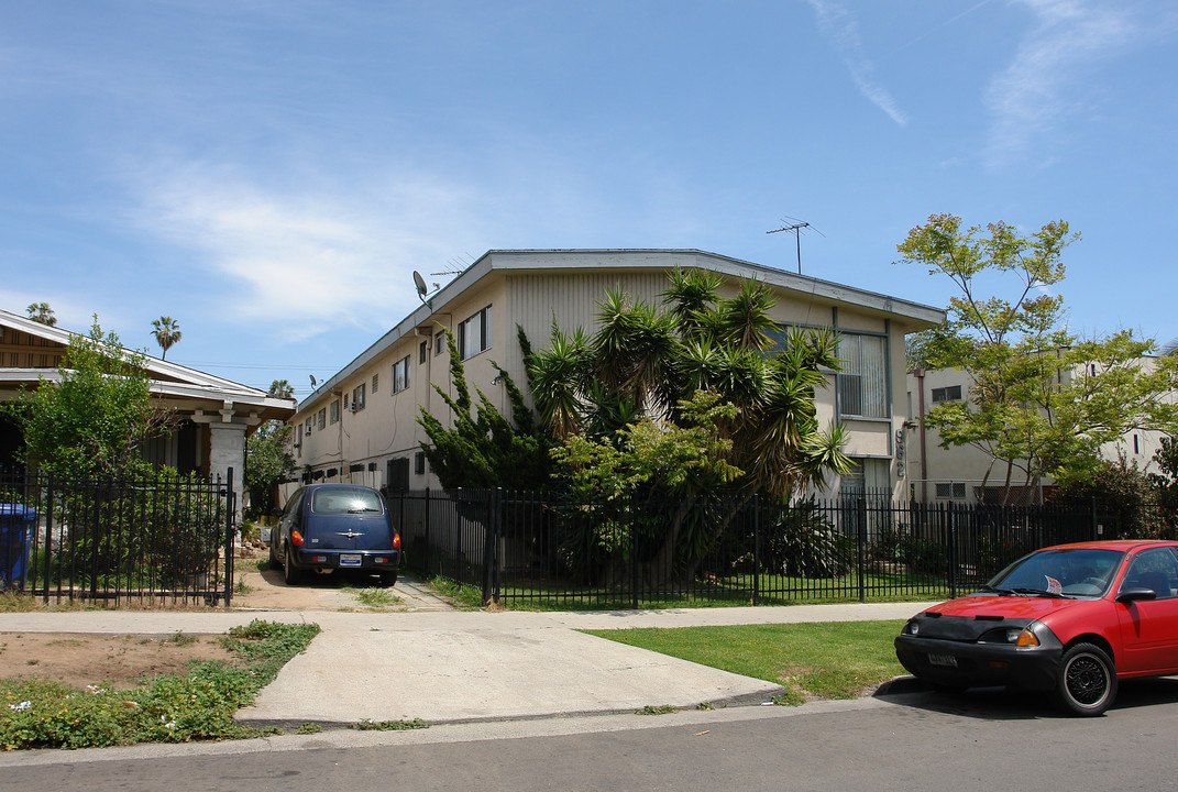 962 N Ardmore Ave in Los Angeles, CA - Building Photo