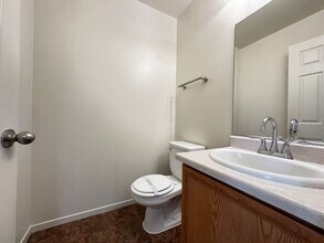 6058 Las Nubes Dr in Las Vegas, NV - Building Photo - Building Photo