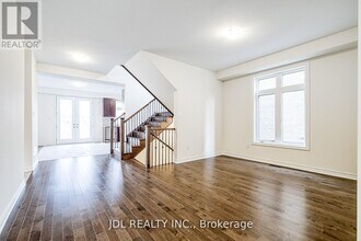 52 Bill Guy Dr in Georgina, ON - Building Photo - Building Photo