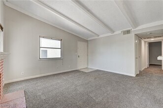 6149 W Oakey Blvd in Las Vegas, NV - Building Photo - Building Photo