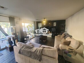 2565 E Southern Ave in Mesa, AZ - Foto de edificio - Building Photo